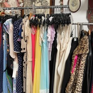 5lb Surprise Vintage GLAMOUR Box - Bday?!